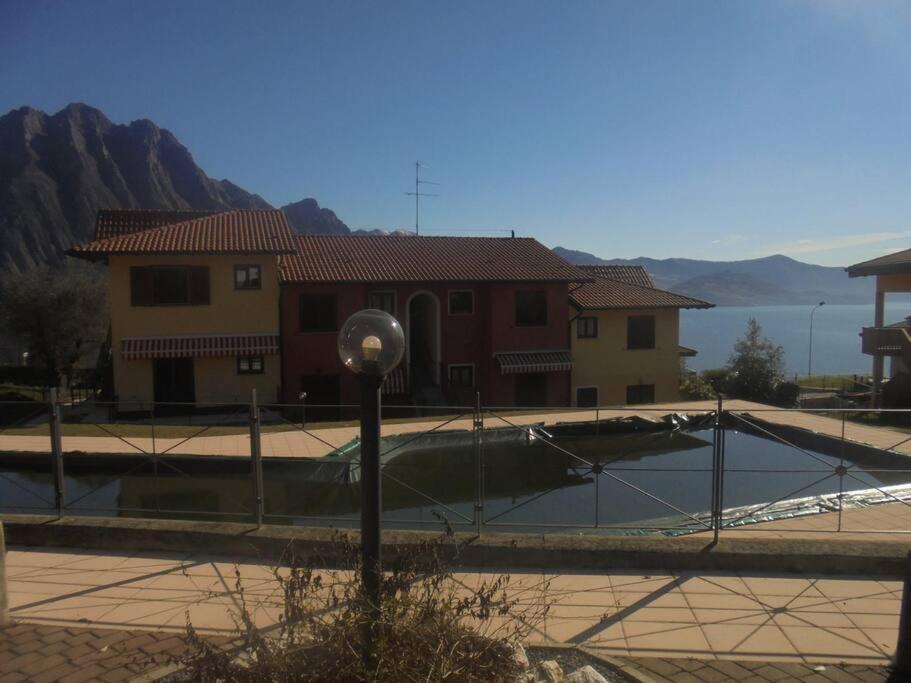 Luxurious Attic-Swimming Pool Villa Riva di Solto Exterior photo